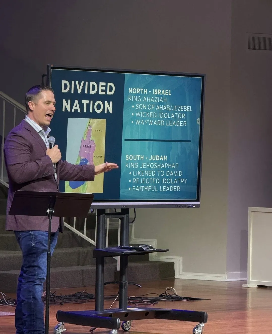 Aaron teaching on Israel and Judah with a “Divided Nation” slide